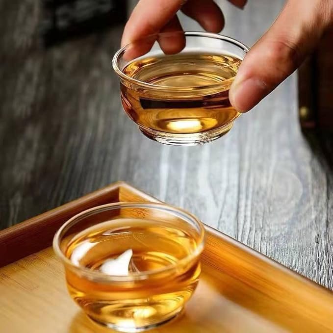 Chinese Tea Tasting Cup Set of 6, Small Glass Kung Fu Teacup, Mini Water Tumbler for Green, Oolong, Pu'er