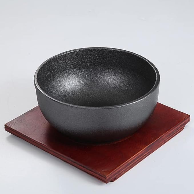 Zerodeko Noodle Bowl Dolsot Bibimbap Bowl Cast Iron Korean Stone Sizzling Hot Pot Cooking Korean Soup with Wood Base for Soup Rice Stew s