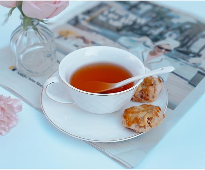 Bone China Tea Cup and Saucer Set with Spoon，Elegant Floral Tea Cup Set (7 oz)，British Coffee Latte Mug for Mother's Day Gifts