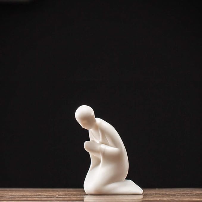 KJYHXX White Porcelain Zen Buddha Statues Creative Monk Figurine Ceramics Crafts Decorative Ornament Home Decoration Accessories(knelling)