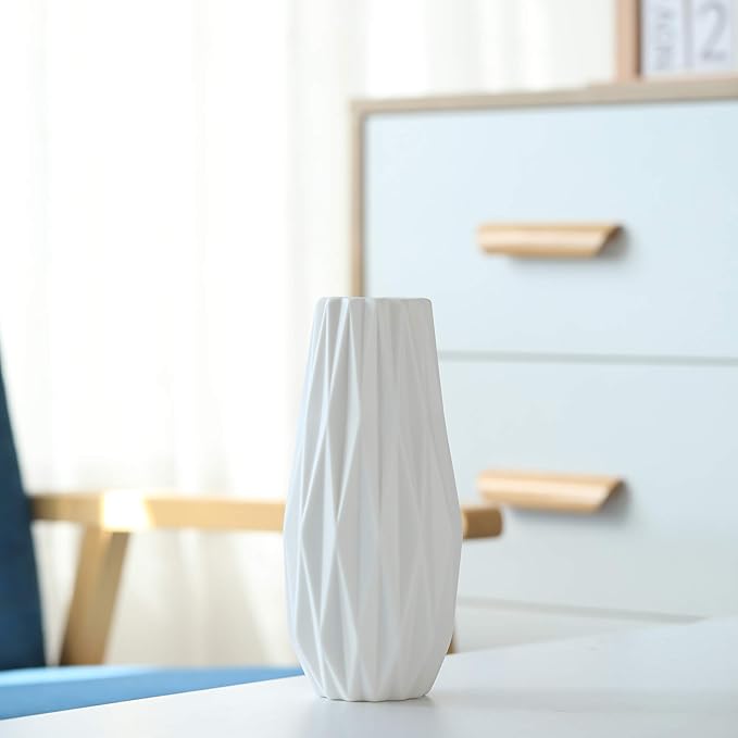 Simple White Ceramic Vase, Modern Home Decoration Porcelain Vase Flower Vase Origami Design, Flower Arrangement Decoration Shooting Props (White)
