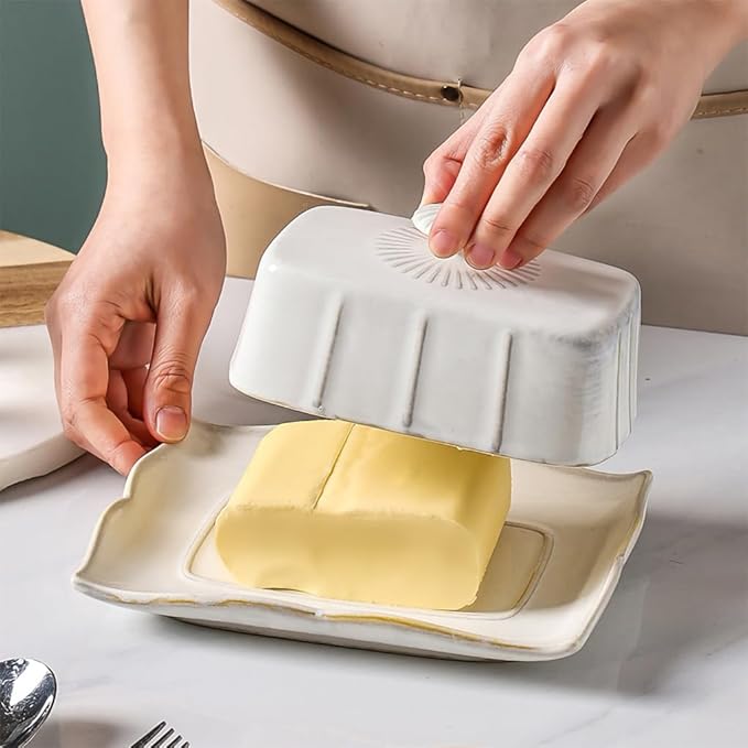 WAIT FLY Vintage Ceramic Butter Dish with Lid for Kitchen Countertop, Home Decorative-White-1 PCS