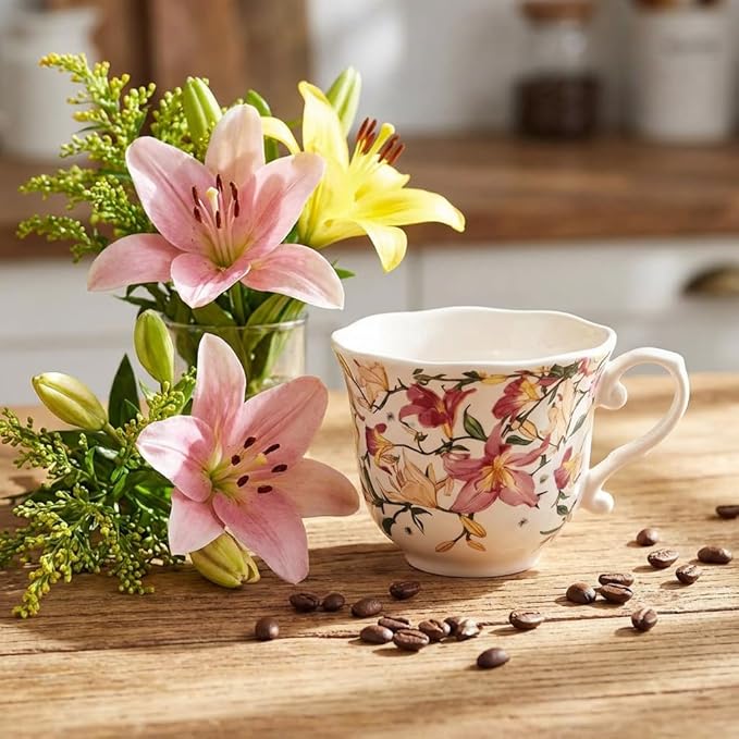 Bone China Tea Cup and Saucer Set with Spoon，Elegant Floral Tea Cup Set (7 oz)，British Coffee Latte Mug for Birthday Party Christmas gift for Friends