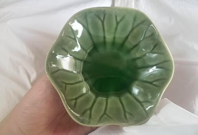 Lotus Leaf Shape Decorative Ring Tray, Small Key Bowl, Ceramic Trinket Tray Jewelry Dish Organizing Necklace Earrings, Home Decoration for Mom Best Friend Sister, Emerald Green.
