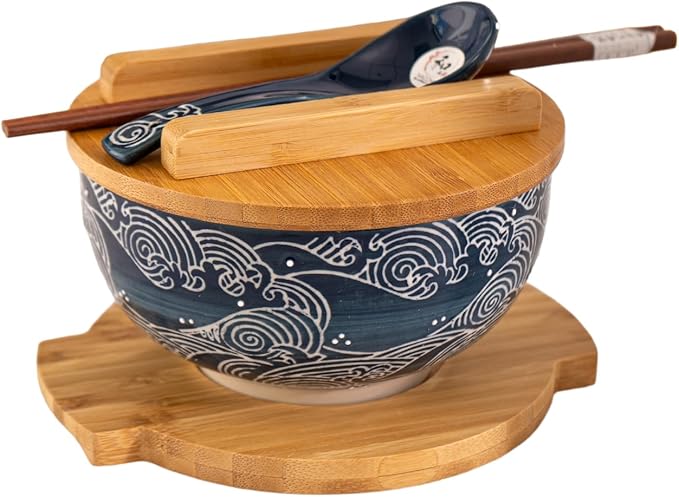 Urban Tokyo Japanese Kamameshi Style Ceramic Glazed Japanese Ramen Udon Pho Noodle Bowl With Spoon, Bamboo Lid, Chopsticks and Trivet 5 Piece Set (Nami Waves)
