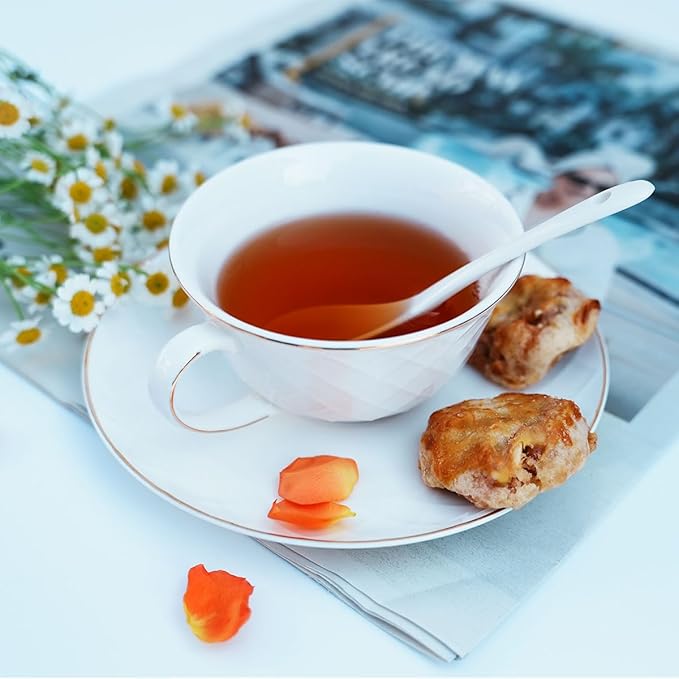 Bone China Tea Cup and Saucer Set with Spoon，Elegant Floral Tea Cup Set (7 oz)，British Coffee Latte Mug for Mother's Day Gifts