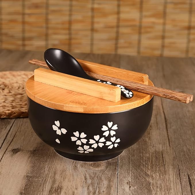1 Set Japanese Style Ceramic Noodle Bowl with Cover and Spoon Soup Bowl for Ramen Soba Salad and Udon Easy to Clean Heat Preserving Design