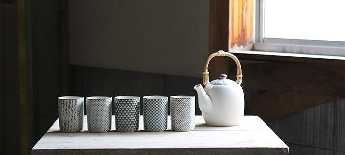 IPPINKA Japanese Porcelain Yunomi Tea Cup - Mino Ware - Set of 2 - Komon Pattern - Made in Japan