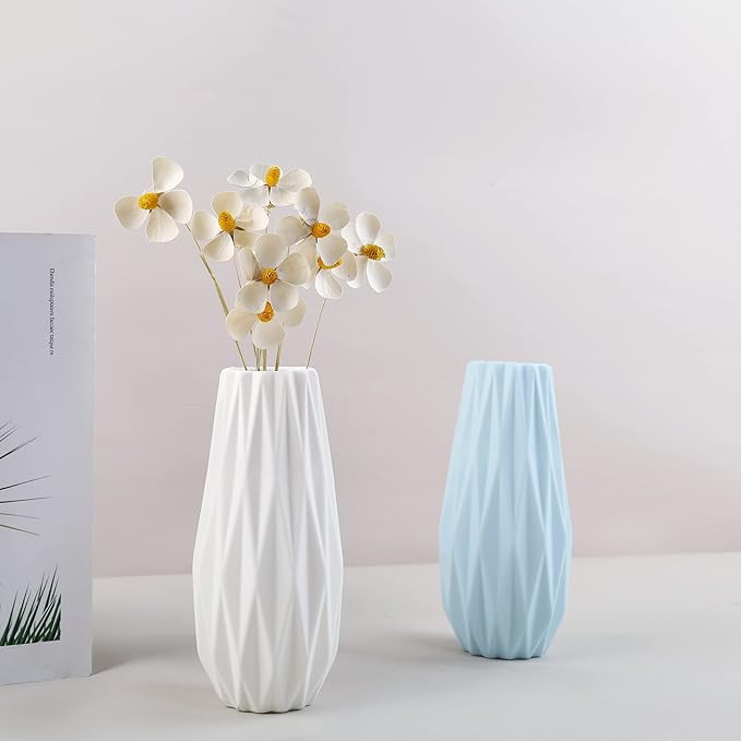 Simple White Ceramic Vase, Modern Home Decoration Porcelain Vase Flower Vase Origami Design, Flower Arrangement Decoration Shooting Props (White)