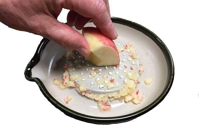 Motoshige Pottery Ishimi Yaki Radish Grater, Dish, Won't Damage Table, Silicone, Bottom, Diameter Approx. 7.1 inches (18 cm), Anti-Slip, Oribe Motoshige, Grater, Made in Japan