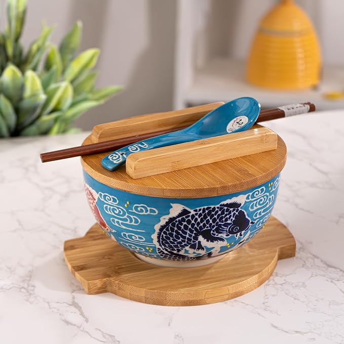 Urban Tokyo Japanese Kamameshi Style Ceramic Glazed Japanese Ramen Udon Pho Noodle Bowl With Spoon, Bamboo Lid, Chopsticks and Trivet 5 Piece Set (Japanese Koi Fish), BCH625