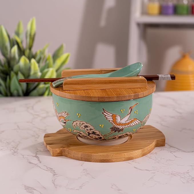 Urban Tokyo Japanese Kamameshi Style Ceramic Glazed Japanese Ramen Udon Pho Noodle Bowl With Spoon, Bamboo Lid, Chopsticks and Trivet 5 Piece Set (Japanese Crane), BCH625