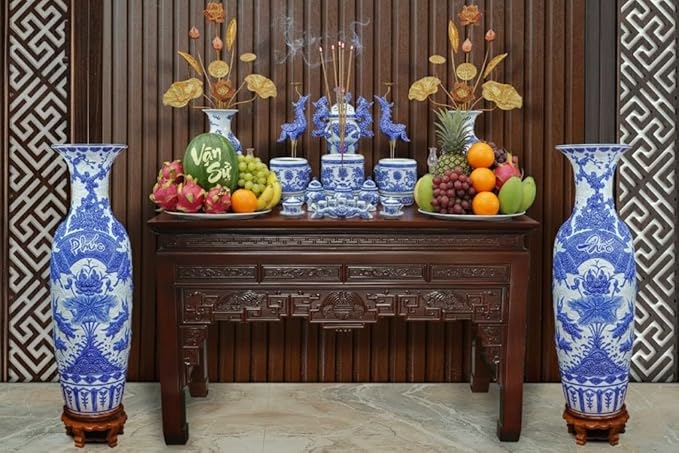 Heritage T&T Dragon Flower Vase Altar Tâm an Blue Glaze – 1 Pair – Bat Trang Handmade Vietnam (Blue & White Glaze, Height 26 cm (10.2 in)