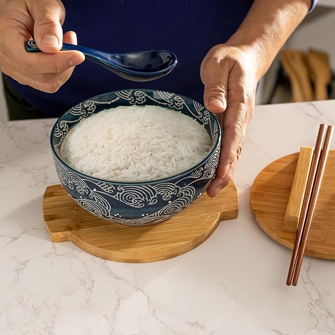 Urban Tokyo Japanese Kamameshi Style Ceramic Glazed Japanese Ramen Udon Pho Noodle Bowl With Spoon, Bamboo Lid, Chopsticks and Trivet 5 Piece Set (Nami Waves)