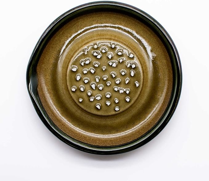 Motoshige Pottery Ishimi Yaki Radish Grater, Dish, Won't Damage Table, Silicone, Bottom (Diameter Approx. 5.9 inches (15 cm), Anti-Slip, Oribe Motoshige, Grater, Made in Japan