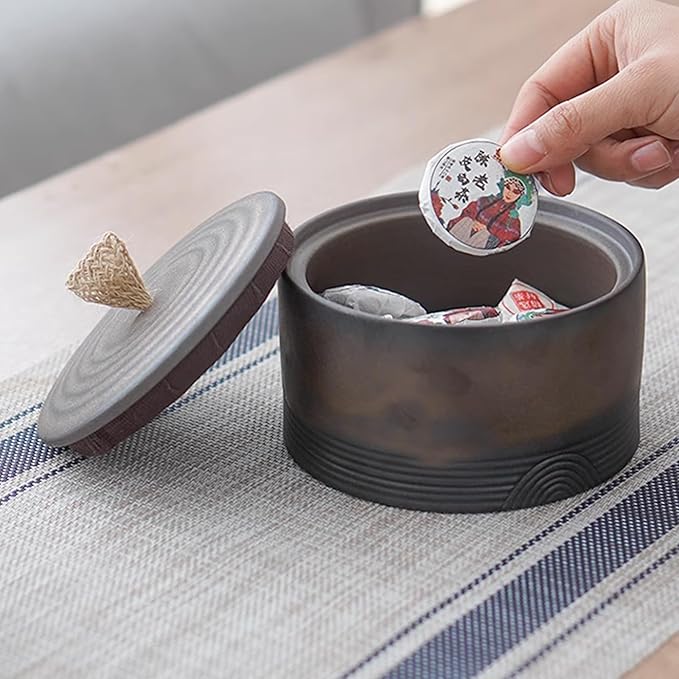 Retro ceramic storage jar - multifunctional jar for tea, coffee, and sugar - decorated kitchen container with lid (B)