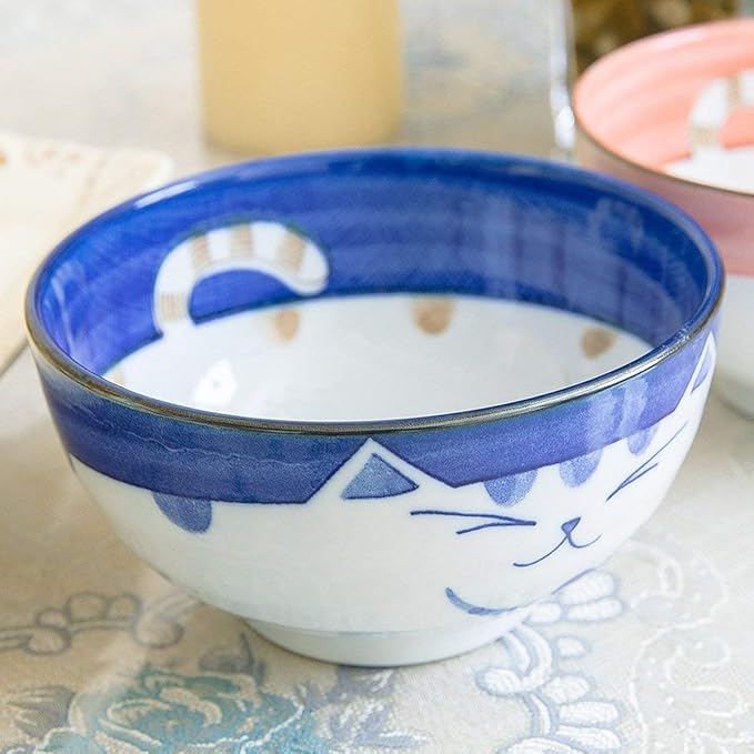 JapanBargain, Set of 4 Japanese Large Porcelain Bowls Seving Soup Rice Noodle Salad, Maneki Neko Smiling Cat Pattern, 34 fl.oz, 6.25-inch, Made in Japan