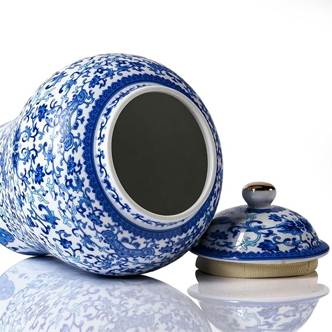 Qinlang Small Ceramic Ginger Jar for Home Decor, Ginger Jar Vase with Lid, Blue and White Lotus Pattern