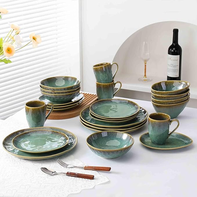 Henten Home Ceramic Dessert Plates, 8.5 Inch Salad Plate Set of 4, Porcelain Snack Serving Dishes for Cake, Kitchen, Microwave & Dishwasher Safe, Reactive Glaze (Green)