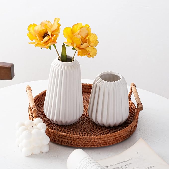 Simple White Ceramic Vase, Modern Home Decoration Porcelain Vase Flower Vase Origami Design, Flower Arrangement Decoration Shooting Props(ZheZB)