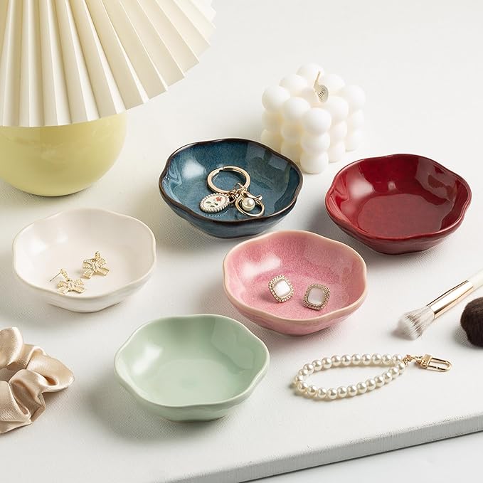 Ceramic Ring Dish Flower Jewelry Holder Dish Cute Jewelry Dish Tray Trinket Dish Small Decorative Tray Key Bowl Room Decor Aesthetic for Mom Best Friend Sister (Green)