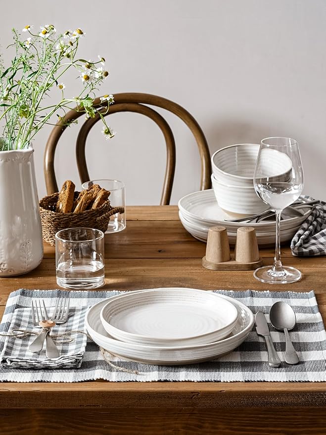LE TAUCI Dinner Plates Set of 4, 10 Inch Ceramic Flat Dish Set for Kitchen, Serve for Pasta,Steak, Pancake, Microwave, Oven & Dishwasher Safe, Housewarming Wedding Present - Arctic White