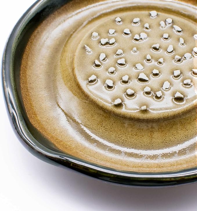 Motoshige Pottery Ishimi Yaki Radish Grater, Dish, Won't Damage Table, Silicone, Bottom (Diameter Approx. 5.9 inches (15 cm), Anti-Slip, Oribe Motoshige, Grater, Made in Japan