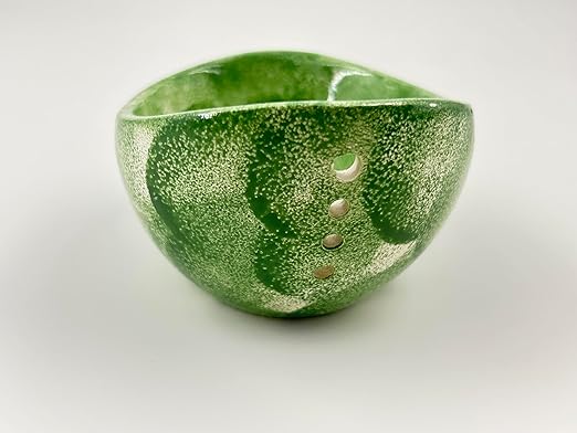 Ceramic Herb Stripper Bowl with Multi-Size Holes, Handmade Kitchen Tool, White (Green)