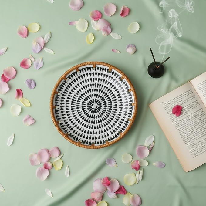 Round Rattan Ceramic Tray, Wicker Fruit/Bread/Cookie/Jewelry Small Storage Porcelain Serving Plate, Vintage Decorative Display Plate for Coffee Table Home Decor Wedding Party Gift （Black Waterdrop）