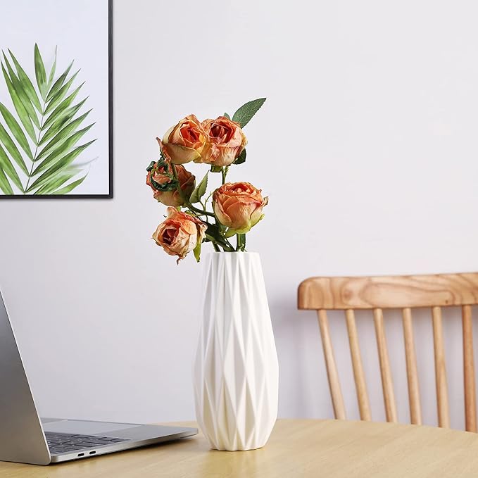 Simple White Ceramic Vase, Modern Home Decoration Porcelain Vase Flower Vase Origami Design, Flower Arrangement Decoration Shooting Props (White)