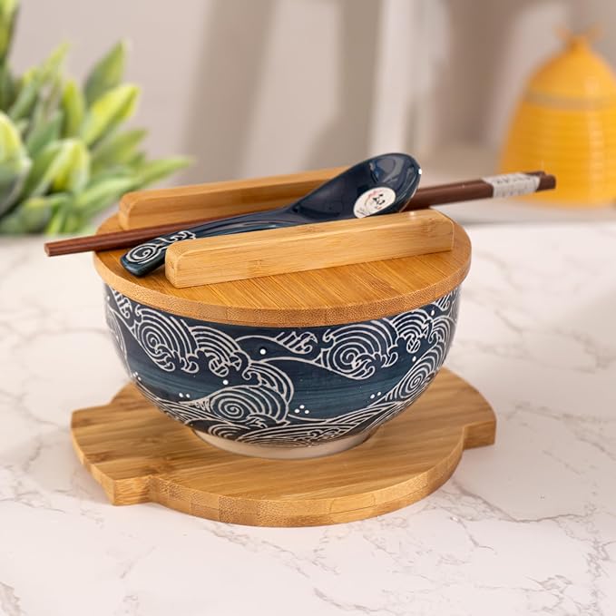 Urban Tokyo Japanese Kamameshi Style Ceramic Glazed Japanese Ramen Udon Pho Noodle Bowl With Spoon, Bamboo Lid, Chopsticks and Trivet 5 Piece Set (Nami Waves)