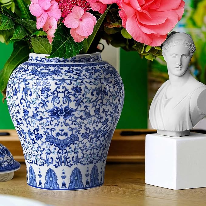 Qinlang Small Ceramic Ginger Jar for Home Decor, Ginger Jar Vase with Lid, Blue and White Lotus Pattern