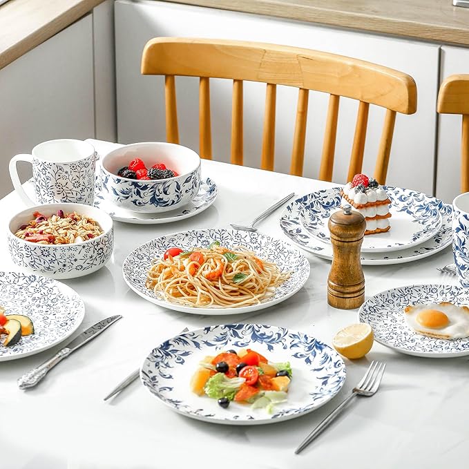 Ceramic Dinner Plates 10 Inch, Vintage Dessert Plates Set of 4, Floral Salad plates for Food, Blue and White Dishes, Round Plates for Kitchen, Oven & Microwave Safe