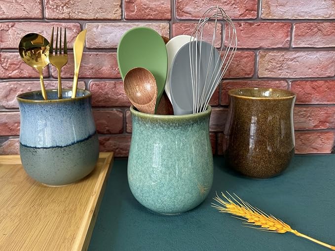 Short Kitchen Utensil Holder for Kitchen Counter, Ceramic Small Utensil Crock & Vase & Holder for Cutlery Spatula Brush Silverware Cooking Utensil Holder (Retro Mist Green)